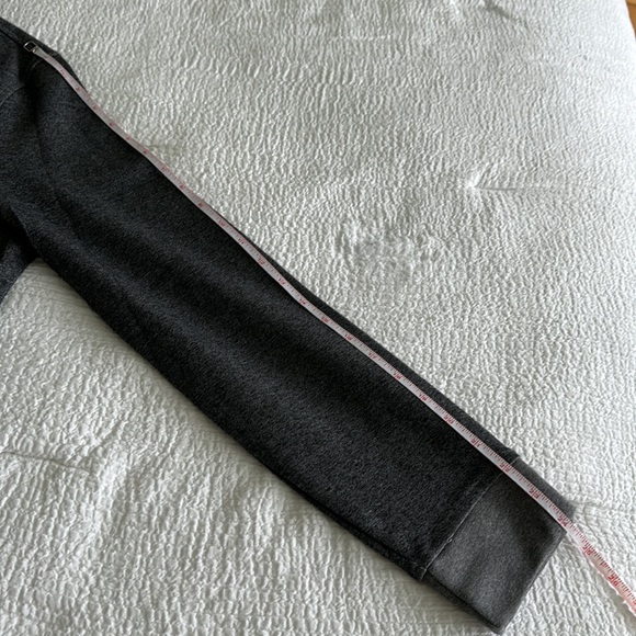 Alfani men’s quarter zip soft fabric in gray, size medium, great condition. - Picture 6 of 9